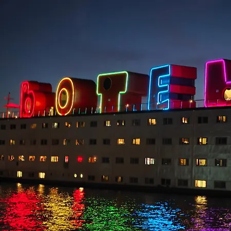 Botel-2